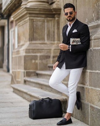 Какие лоферы носить с черным двубортным пиджаком мужчине