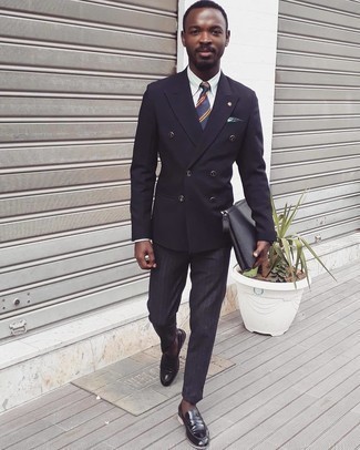 Какие лоферы носить с черным двубортным пиджаком мужчине