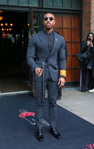 Какие костюмы носить с черными классическими ботинками