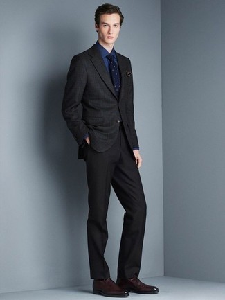 Как носить черные классические брюки с черным пиджаком мужчине
