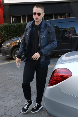 Какие бомберы носить с черными классическими брюками мужчине