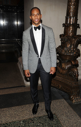 Как носить черные классические брюки с серым пиджаком мужчине