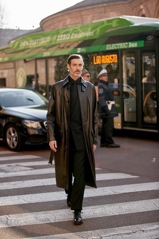 С чем носить черную классическую рубашку мужчине