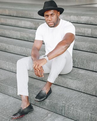 С чем носить черные мокасины мужчине