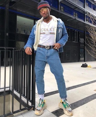 С чем носить черный кожаный ремень с украшением мужчине