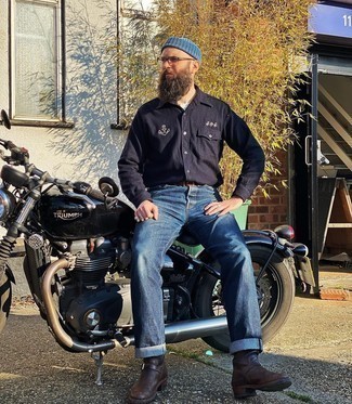 С чем носить черную рубашку с вышивкой мужчине