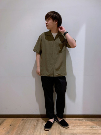 Какие брюки чинос носить с черными эспадрильями