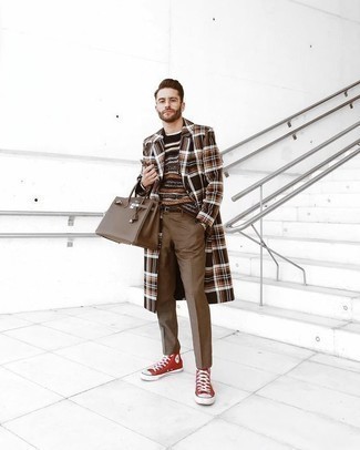 С чем носить черный свитер с жаккардовым узором мужчине