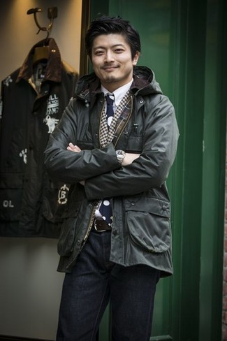 Как носить черную полевую куртку с черными джинсами