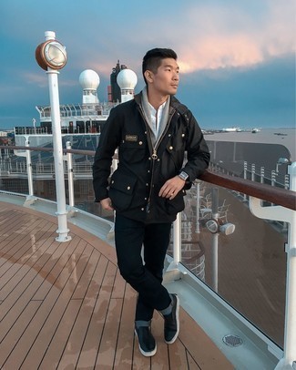 Как носить черную полевую куртку с черными джинсами