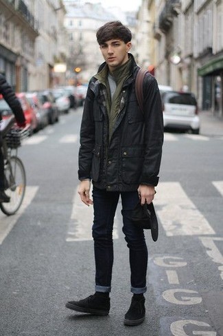Какие джинсы носить с черной полевой курткой