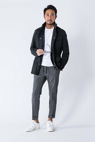 Какие низкие кеды носить с черной полевой курткой