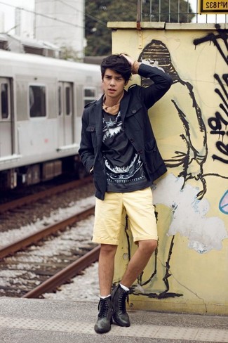 Какие свитшоты носить с черной полевой курткой