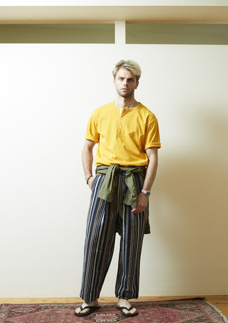 С чем носить черные сланцы мужчине