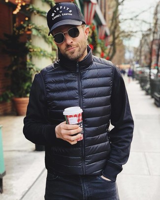 С чем носить черную куртку без рукавов мужчине