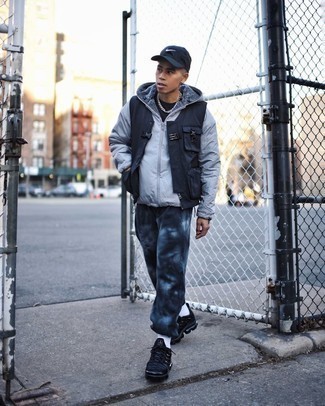 С чем носить черную куртку без рукавов мужчине