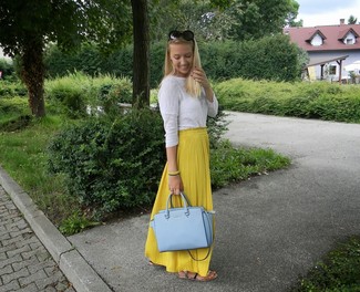 Какие длинные юбки носить с черными гладиаторами