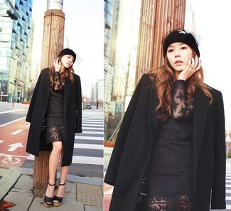 Какое пальто носить с черными босоножками на каблуке