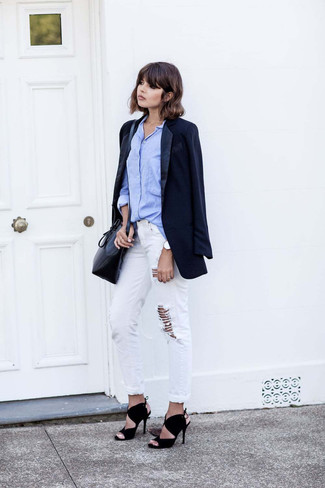 Какие джинсы носить с черными босоножками на каблуке