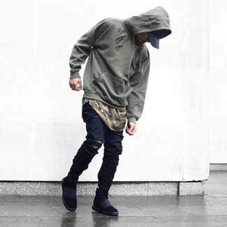 С чем носить черные высокие кеды мужчине