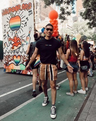 Какие шорты носить с черными высокими кедами мужчине