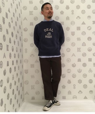 Какие свитшоты носить с черными высокими кедами мужчине