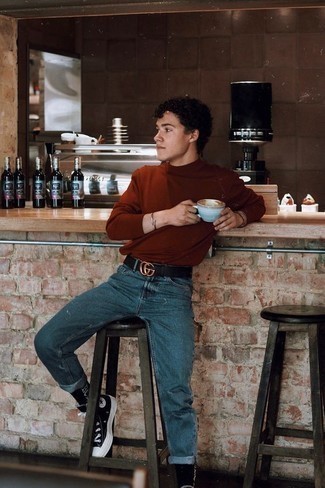 Какие водолазки носить с черными высокими кедами мужчине