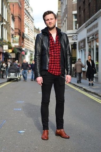 Как носить черный худи с черным бомбером мужчине