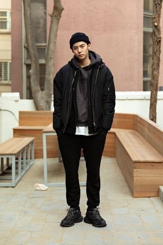 Как носить черный худи с черным бомбером мужчине