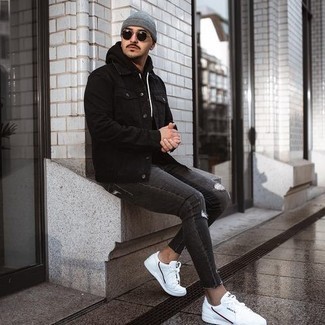 Какие джинсовые куртки носить с черным худи мужчине