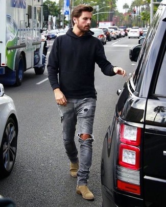 Как носить черный худи с серыми джинсами мужчине