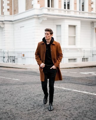 Какие джинсы носить с черным худи мужчине