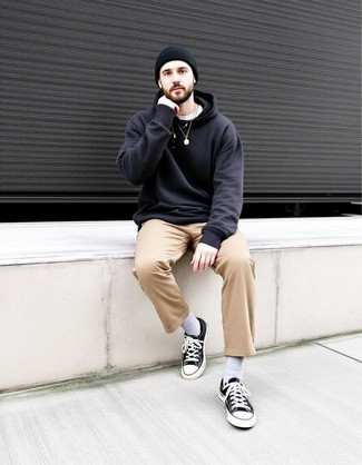 С чем носить черный худи мужчине