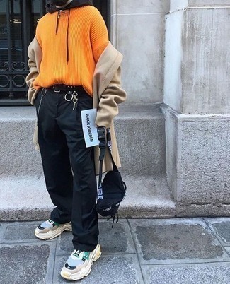 Какие длинные пальто носить с черным худи