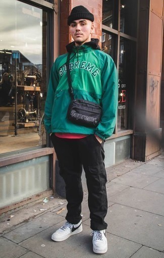 Какие ветровки носить с черным худи мужчине