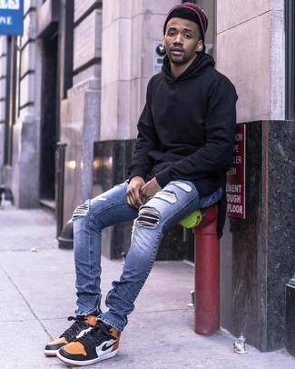 С чем носить черную шапку в горизонтальную полоску мужчине