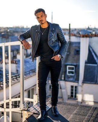 Какие косухи носить с черными джинсами мужчине