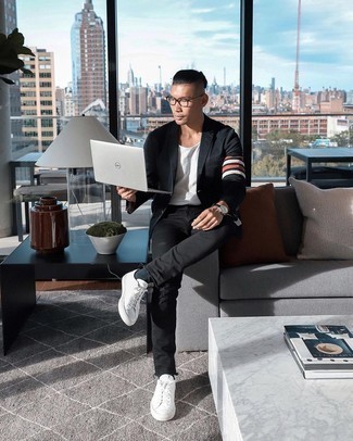 Как носить черные джинсы с черным пиджаком мужчине