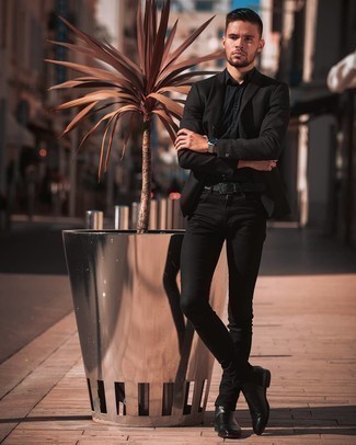 Как носить черные джинсы с черным пиджаком мужчине