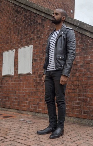 Как носить черные джинсы с черной кожаной косухой мужчине