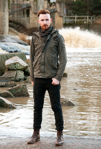 Какие полевые куртки носить с черными джинсами