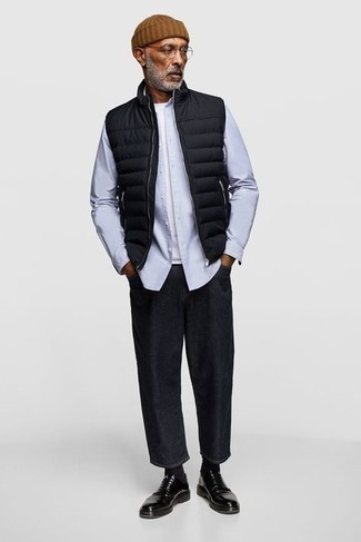 Какие куртки без рукавов носить с черными джинсами мужчине