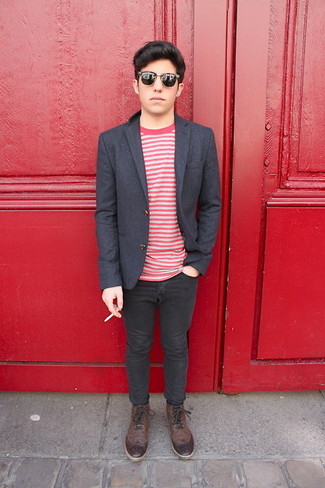 Как носить черные джинсы с серым пиджаком мужчине