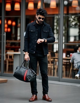 С чем носить черные джинсы мужчине