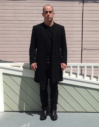 Какие длинные пальто носить с черными джинсами