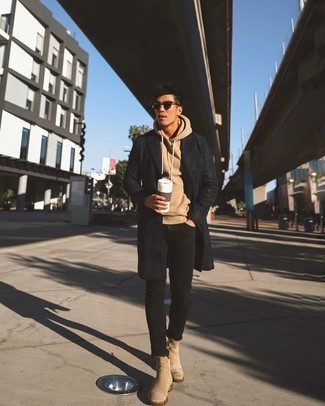 Какие длинные пальто носить с черными джинсами