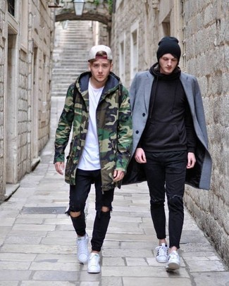 Какие парки носить с черными джинсами мужчине