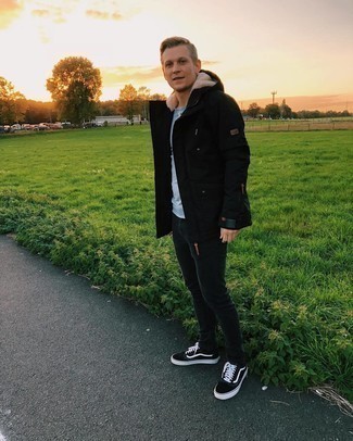 Какие парки носить с черными джинсами мужчине