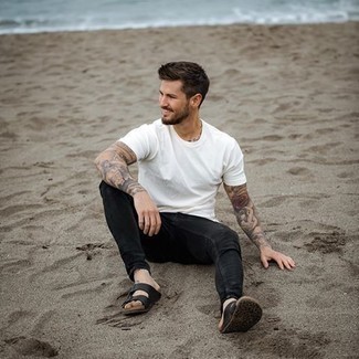 Какие сандалии носить с черными джинсами мужчине