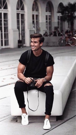 Какие слипоны носить с черными джинсами мужчине